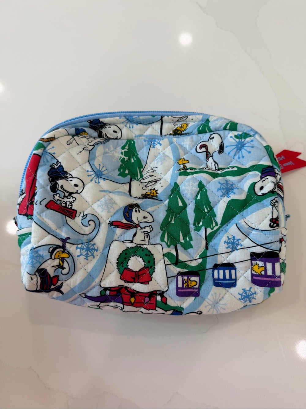 Vera Bradley x Peanuts Medium Cosmetic Ski Slope Snoopy - Picture 2 of 5
